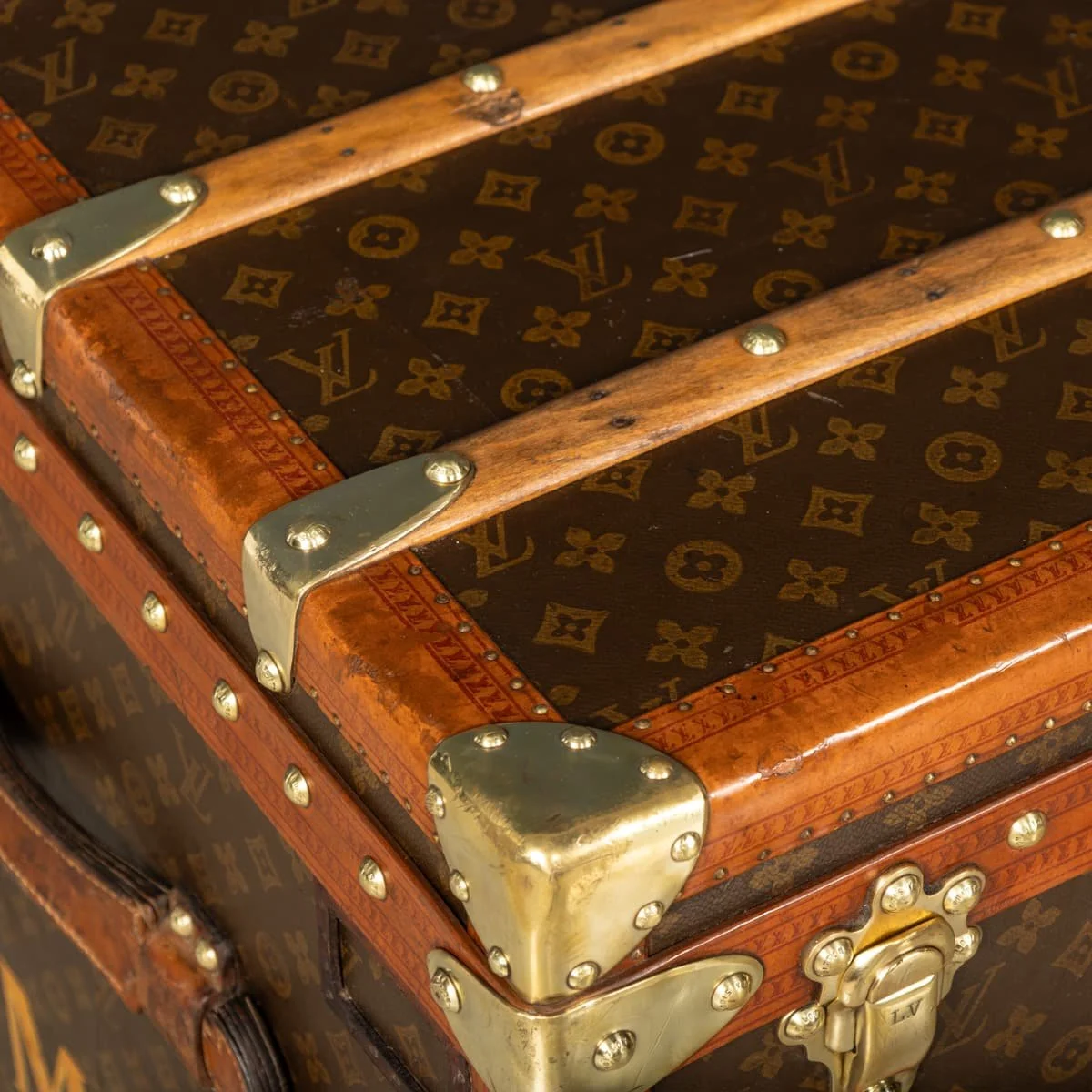 PUSHKINS.COM - B12347 - ANTIQUE 20thC LOUIS VUITTON STEAMER TRUNK IN MONOGRAM CANVAS, FRANCE c.1920 - 29.jpg