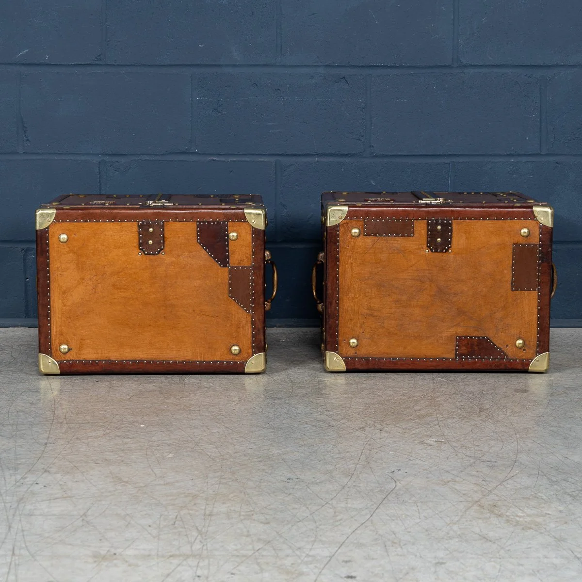 PUSHKINS.COM - B11410d - 20thC PAIR OF LEATHER CLAD ENGLISH ARMY : NAVY STYLE TRUNKS - 09.jpg