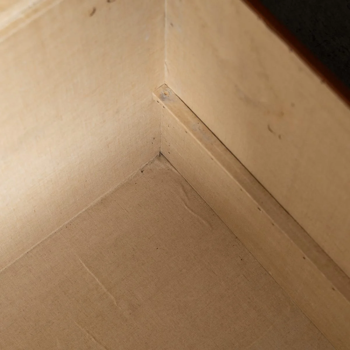 PUSHKINS.COM - B12016 - ANTIQUE 20thC LOUIS VUITTON COURIER TRUNK IN ORANGE VUITTONITE CANVAS c.1900 - 13.jpg