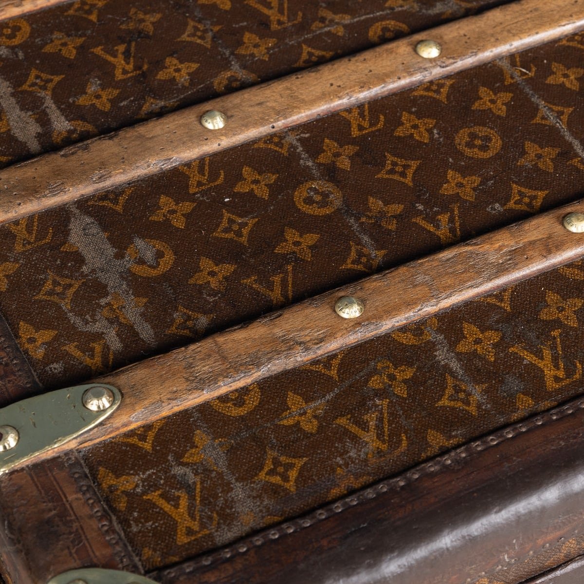 PUSHKINS.COM - B11230 - ANTIQUE 20thC LOUIS VUITTON MALLE HAUTE TRUNK IN MONOGRAM CANVAS, FRANCE c.1910 - 27.jpg
