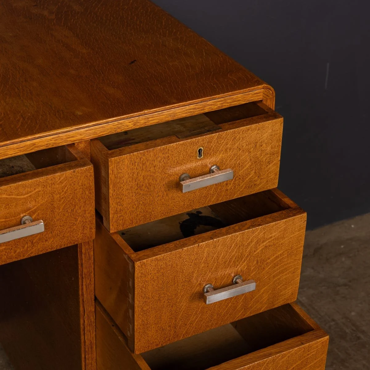 PUSHKINS.COM - Z12404 - ANTIQUE 20thC ENGLISH OAK ART DECO DESK BY HEALS c.1920 - 09.jpg