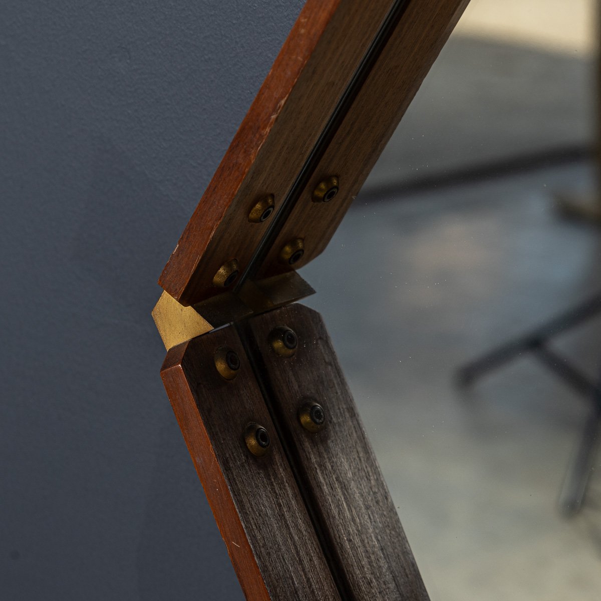 PUSHKINS.COM - D11131 - 20thC ITALIAN BRASS & WOOD HEXAGONAL MIRROR c.1960 - 06.jpg
