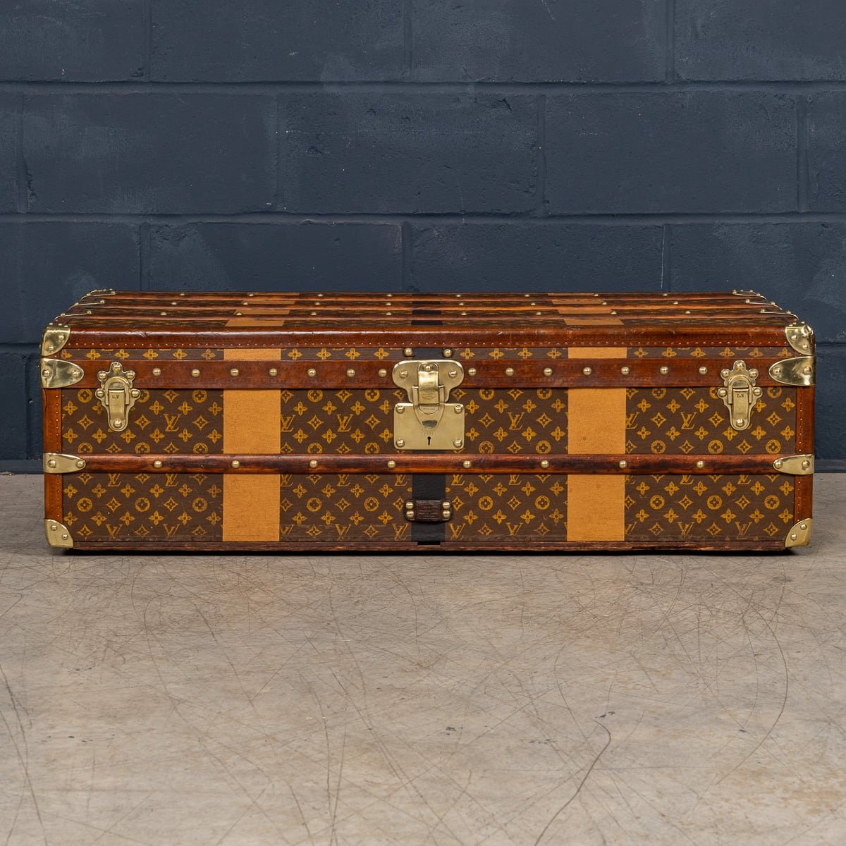 PUSHKIN'S - ANTIQUE 20thC LOUIS VUITTON CABIN TRUNK IN MONOGRAM CANVAS, FRANCE c.1910 - 4.jpg