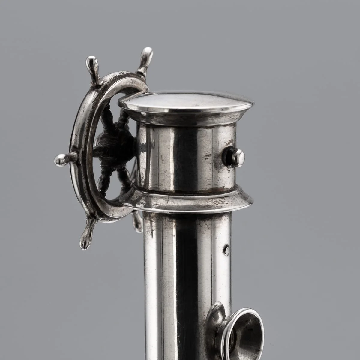 PUSHKINS.COM - J11903 - VINTAGE 20thC ENGLISH SOLID SILVER 'CAPTAINS WHEEL' CIGAR CUTTER c.1929 - 14.jpg