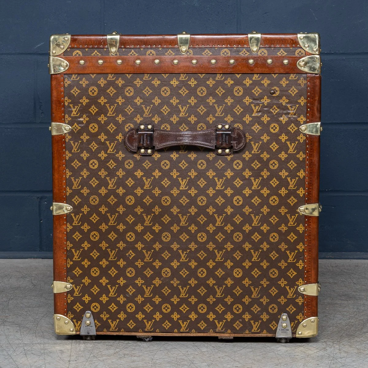 PUSHKINS.COM - B11431dw - ANTIQUE 20thC LOUIS VUITTON %22MALLE HAUTE%22 IN MONOGRAM CANVAS, FRANCE c.1920 - 05.jpg
