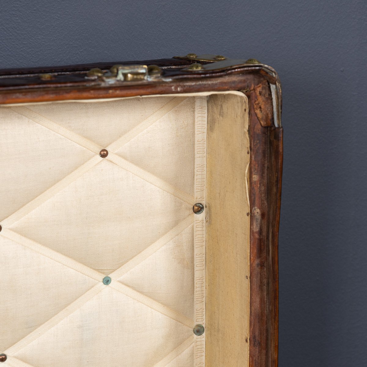 PUSHKINS.COM - D11110 - 20thC LOUIS VUITTON TRUNK IN MONOGRAM CANVAS, FRANCE c.1920 - 17.jpg