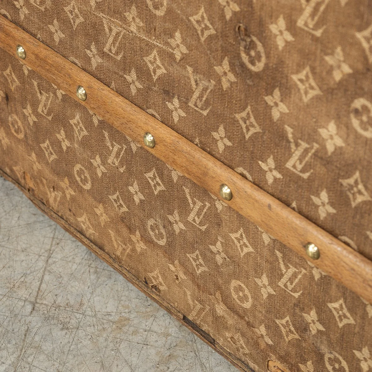 PUSHKINS.COM - B11503w - ANTIQUE 20thC LOUIS VUITTON HAT TRUNK IN WOVEN CANVAS, FRANCE c.1890 - 40.jpg