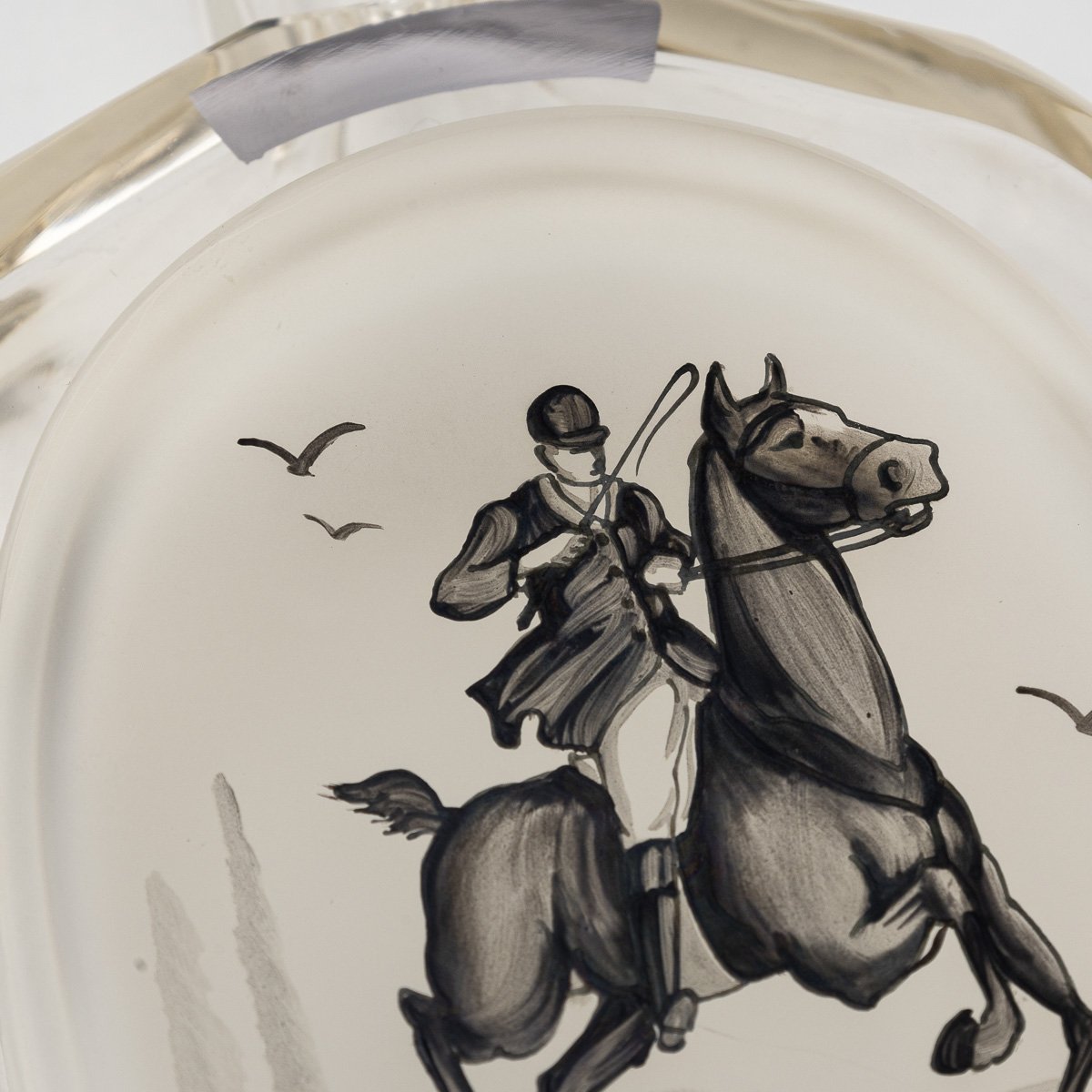PUSHKINS.COM - D11169 - STYLISH 20thC ETCHED GLASS HORSESHOE SHAPE DECANTER & SIX GLASSES c.1950 - 14.jpg