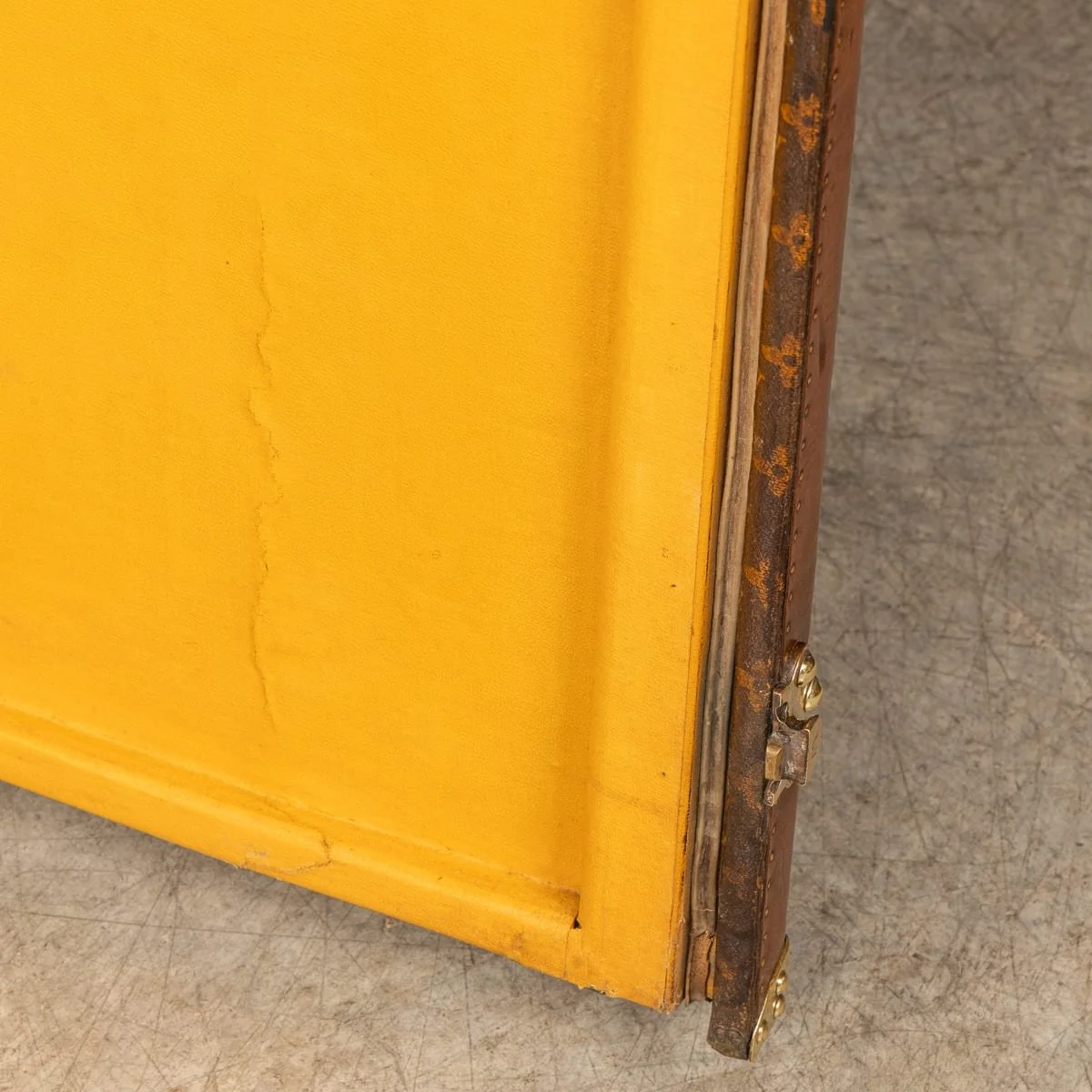 PUSHKINS.COM - B11871 - ANTIQUE 20thC LOUIS VUITTON 'MALLE SECRETAIRE' DESK TRUNK IN MONOGRAM CANVAS - 34.jpg