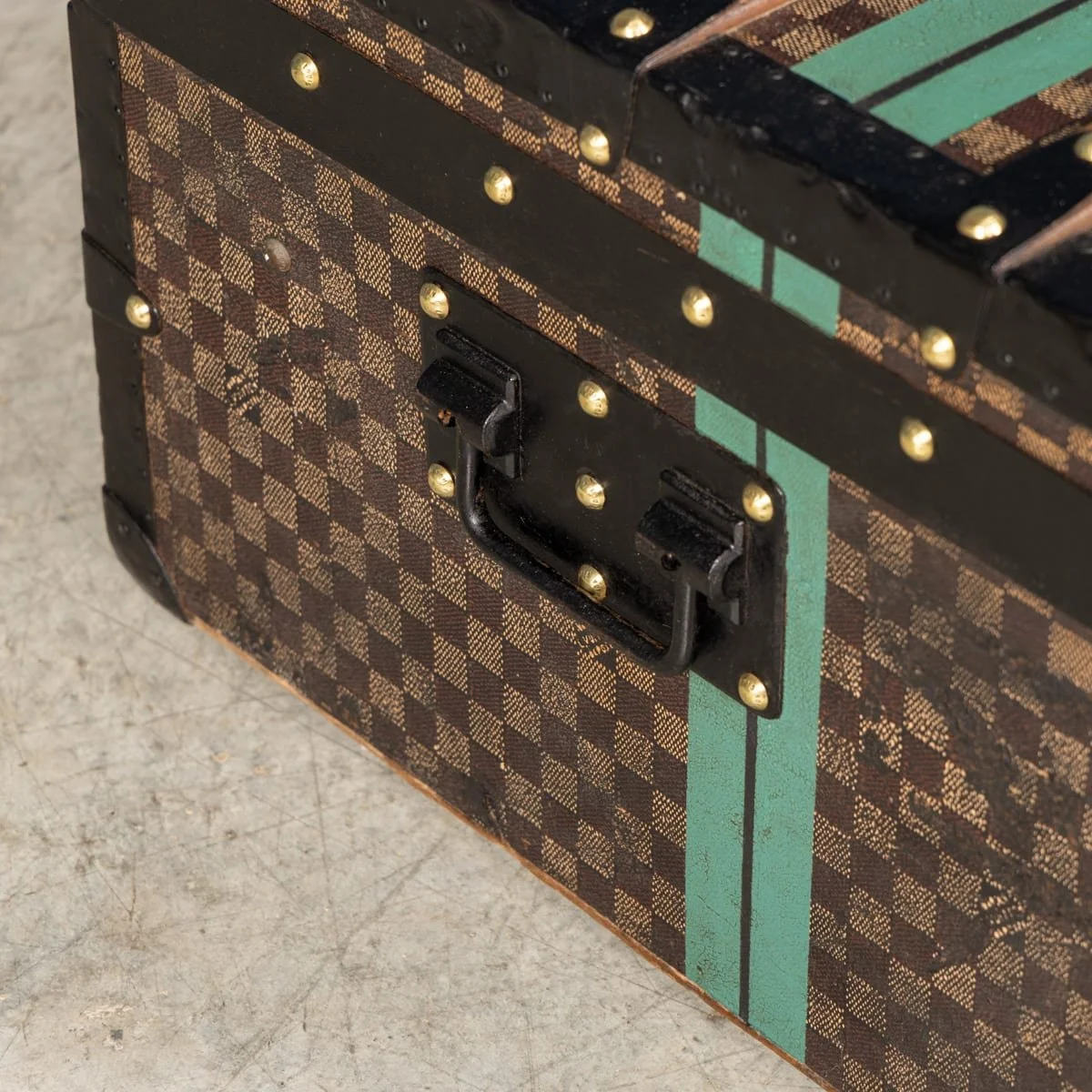 PUSHKINS.COM - B12264w - ANTIQUE 19thC LOUIS VUITTON TRUNK IN DAMIER CANVAS, FRANCE c.1890 - 36.jpg