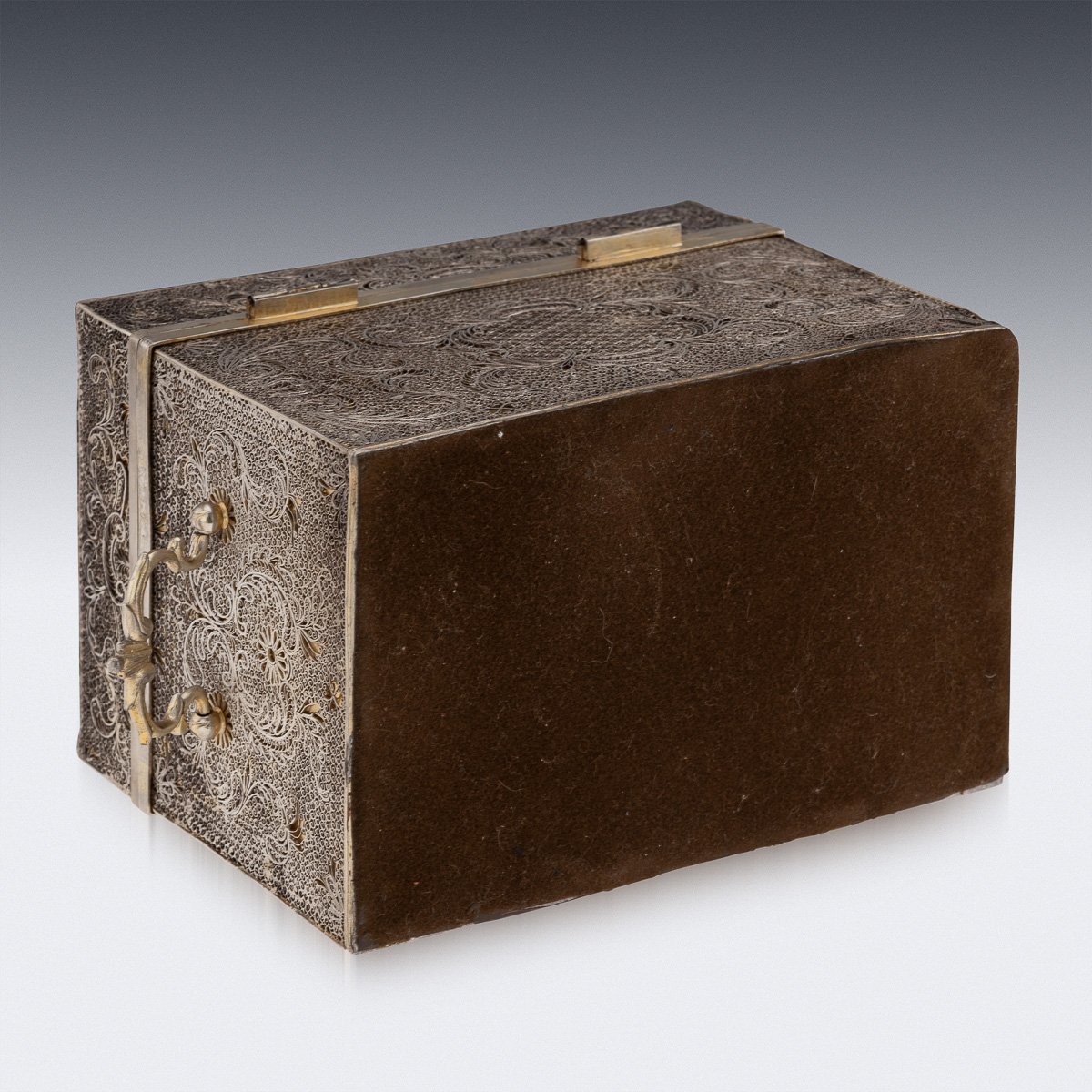 PUSHKINS.COM - J11070 - ANTIQUE 17thC INDO-PORTUGUESE SOLID SILVER FILIGREE TEA CHEST, GOA c.1680 - 10.jpg