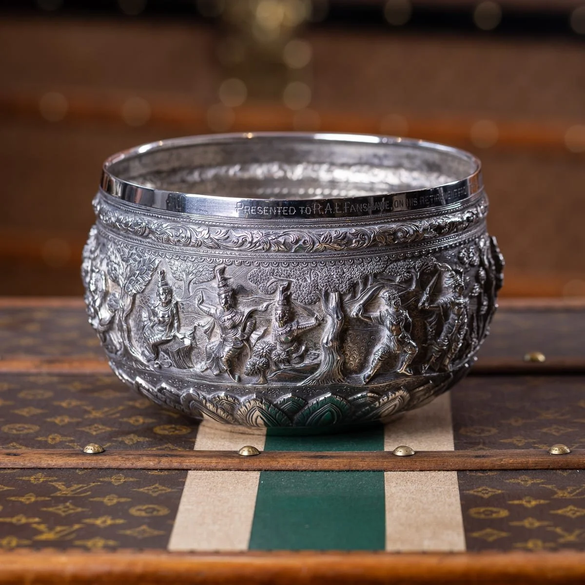 PUSHKINS.COM - A00153 - ANTIQUE 20thC BURMESE REPOUSSÉ SOLID SILVER "JATAKA TALES" BOWL c.1900 - 03.jpg