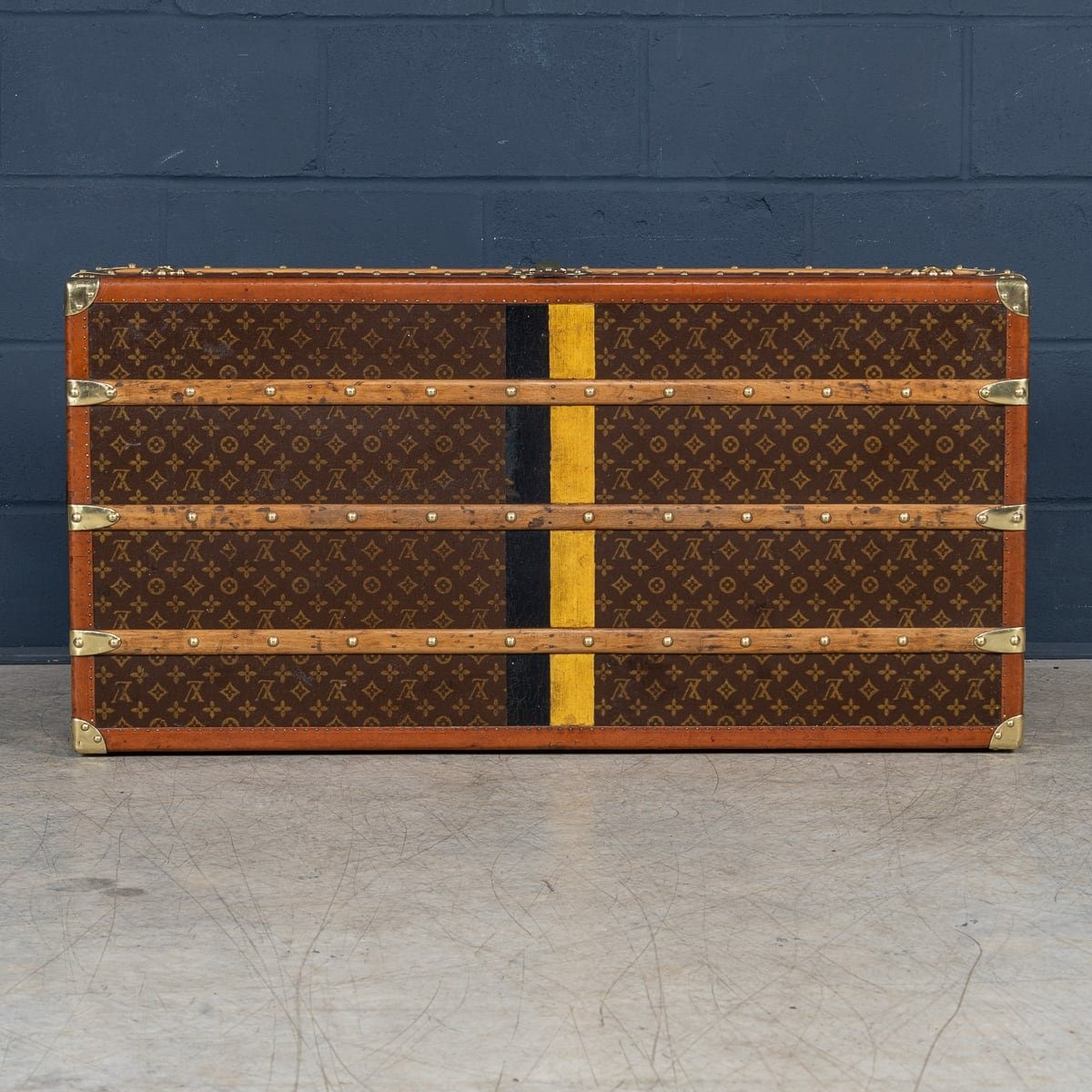 PUSHKINS.COM - B11270 - 20thC LOUIS VUITTON CABIN TRUNK IN MONOGRAM CANVAS, FRANCE c.1930 - 09.jpg