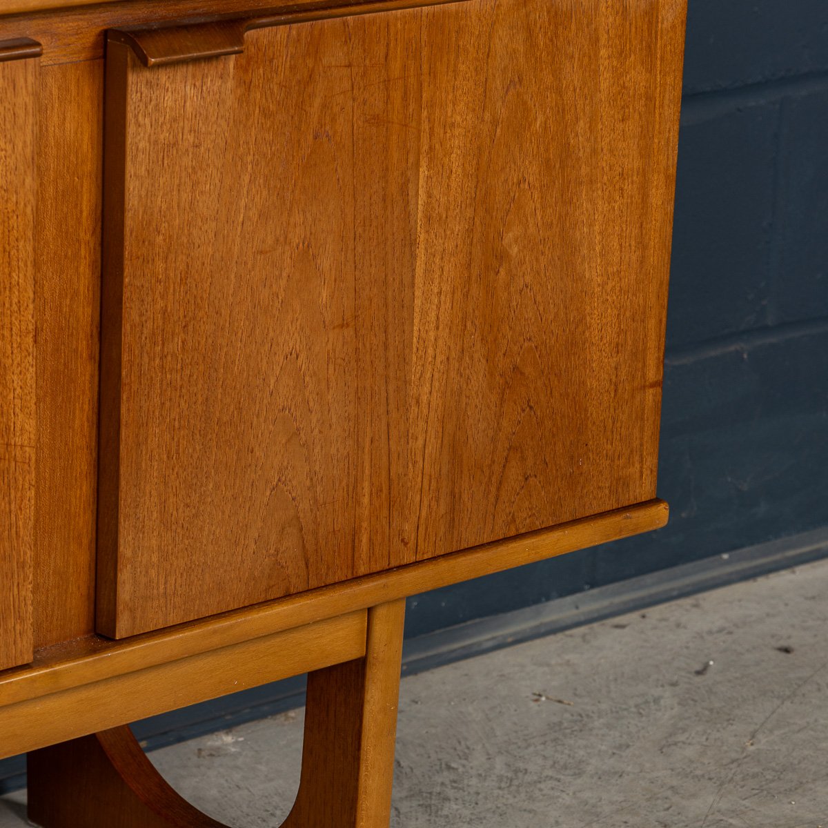 PUSHKINS.COM - B11412 - VINTAGE 20thC ENGLISH TEAK SIDEBOARD BY STONEHILL FURNITURE c.1960 - 12.jpg