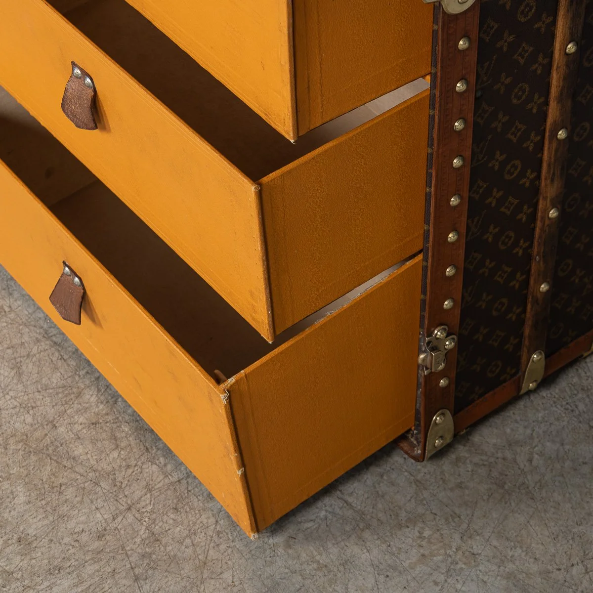 PUSHKINS.COM - B11504d - ANTIQUE 20thC LOUIS VUITTON HAT TRUNK IN WOVEN CANVAS, FRANCE c.1890 - 26.jpg