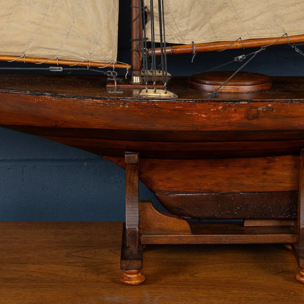 PUSHKINS.COM - B11426 - ANTIQUE 20thC LARGE ENGLISH CARVED HULL POND YACHT c.1920 - 16.jpg