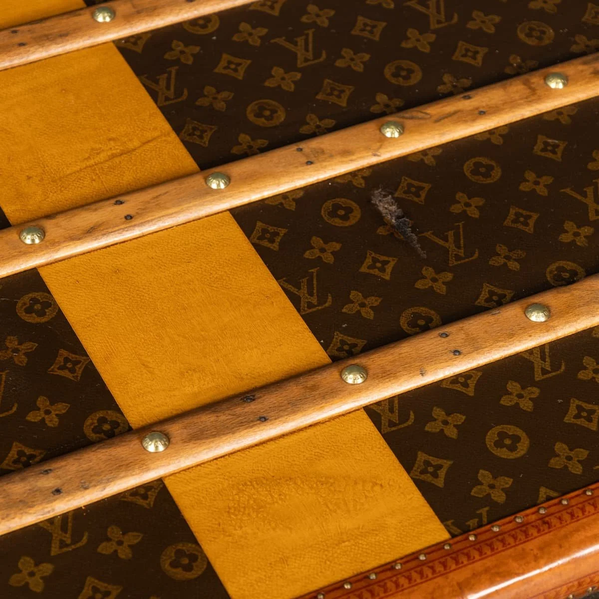 PUSHKINS.COM - B12347 - ANTIQUE 20thC LOUIS VUITTON STEAMER TRUNK IN MONOGRAM CANVAS, FRANCE c.1920 - 27.jpg