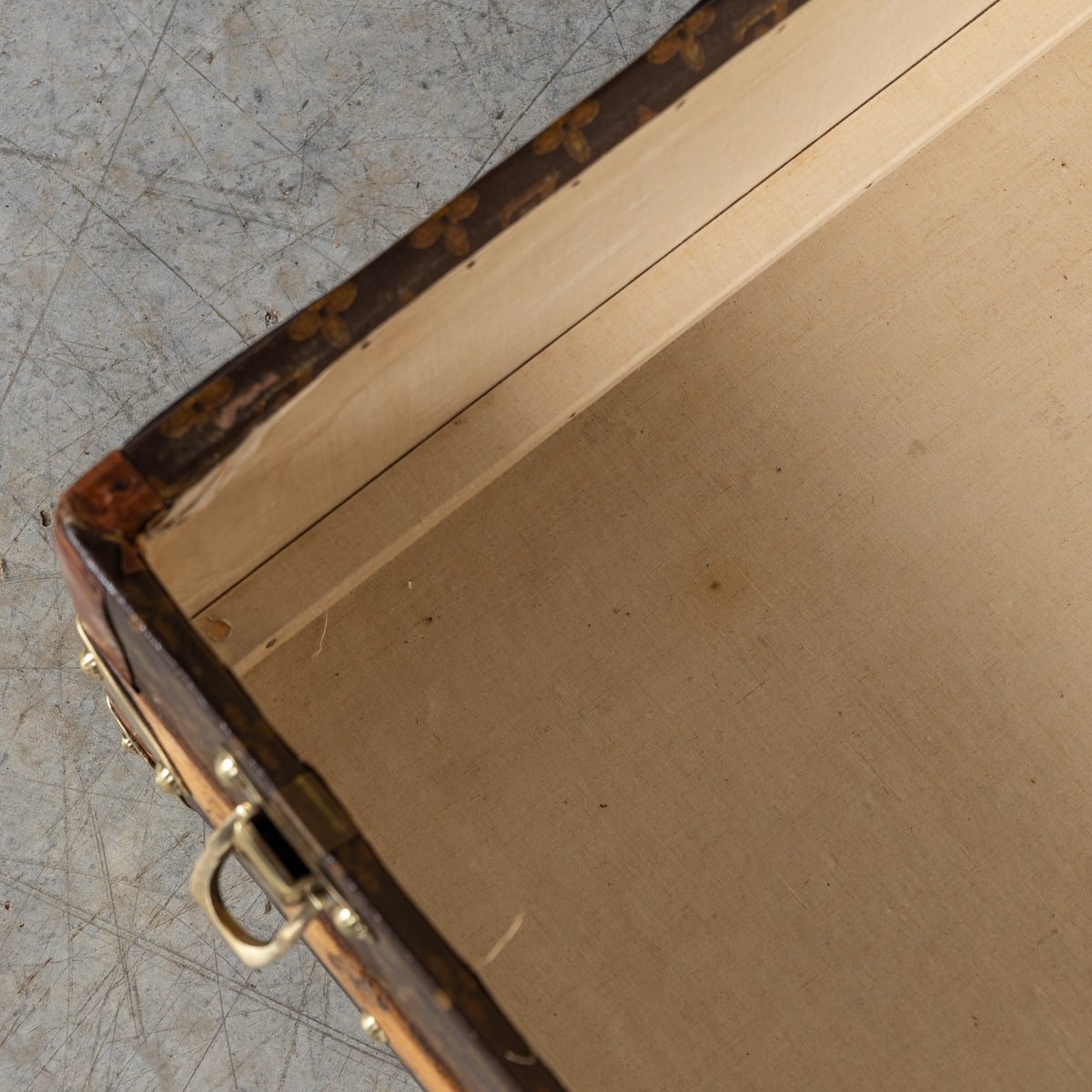 PUSHKINS.COM - B11270 - 20thC LOUIS VUITTON CABIN TRUNK IN MONOGRAM CANVAS, FRANCE c.1930 - 14.jpg