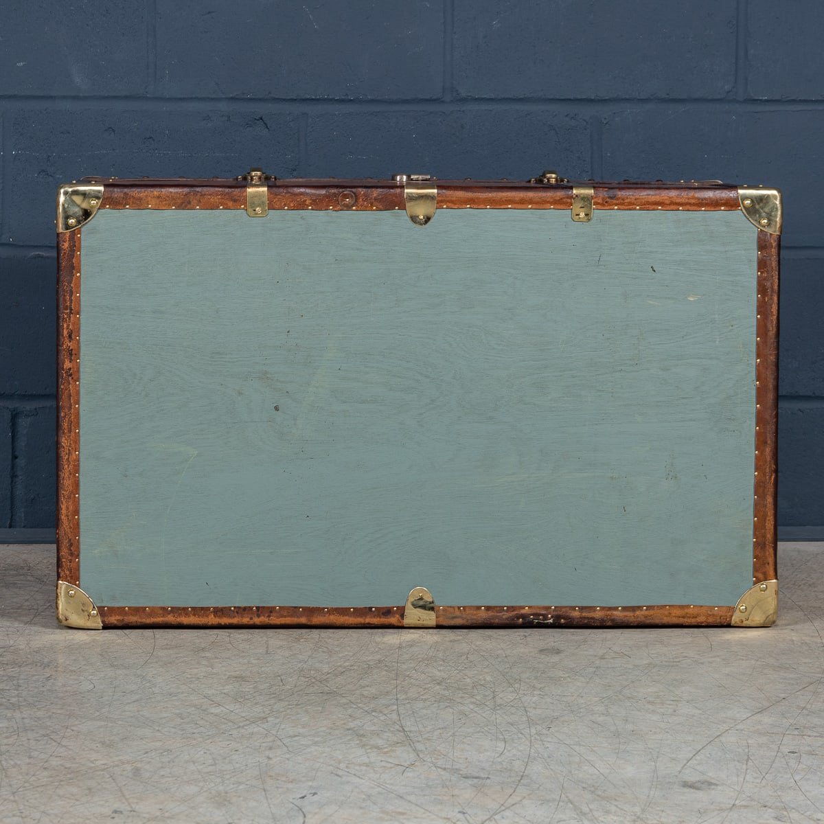 PUSHKINS.COM - B11236 - 20thC LEATHER CLAD ENGLISH ARMY : NAVY STYLE TRUNK - 09.jpg
