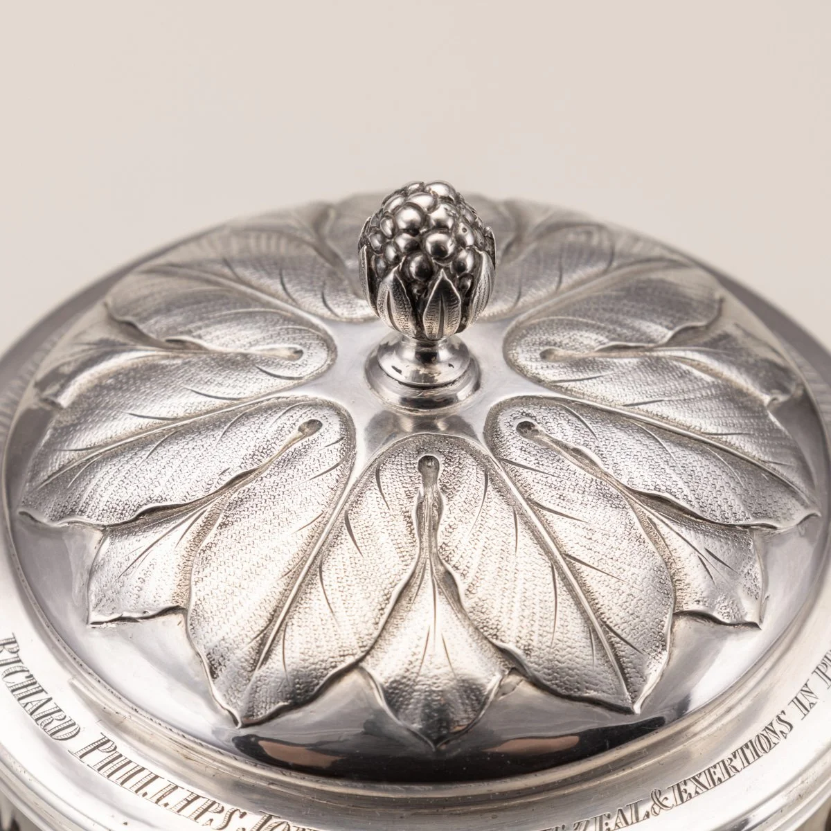 PUSHKINS.COM - Z12449 - ANTIQUE 19thC WELSH SOLID SILVER MOUNTED BOVINE HORN DRINKING VESSEL c.1828 - 26.jpg
