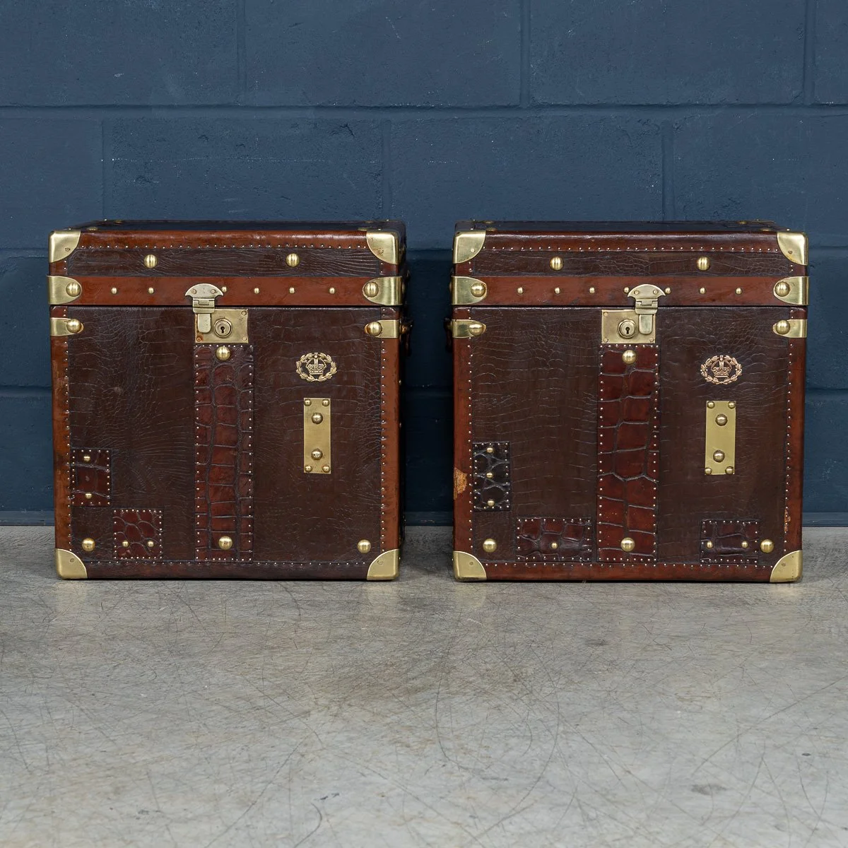 PUSHKINS.COM - B11411d - 20thC PAIR OF LEATHER CLAD ENGLISH ARMY : NAVY STYLE TRUNKS - 04.jpg