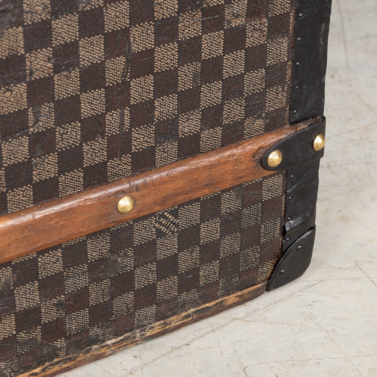 PUSHKIN'S - ANTIQUE 20thC LOUIS VUITTON %22MALLE HAUTE%22 TRUNK IN DAMIER CANVAS, FRANCE c.1900 - 34.jpg