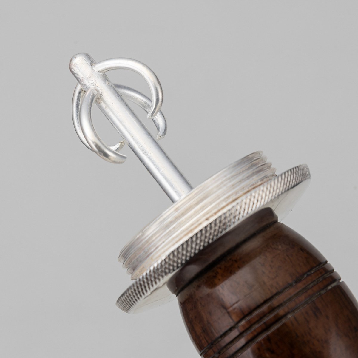 PUSHKINS.COM - D11361 - NOVELTY 20thC SILVER PLATED SKITTLE BELL COCKTAIL SHAKER, MAPPIN & WEBB c.1930 - 09.jpg