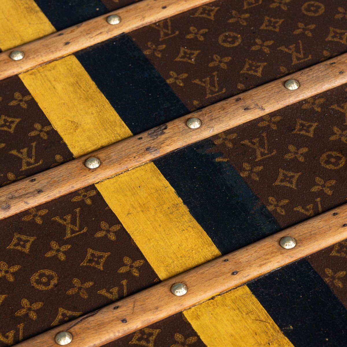 PUSHKINS.COM - B11270 - 20thC LOUIS VUITTON CABIN TRUNK IN MONOGRAM CANVAS, FRANCE c.1930 - 23.jpg