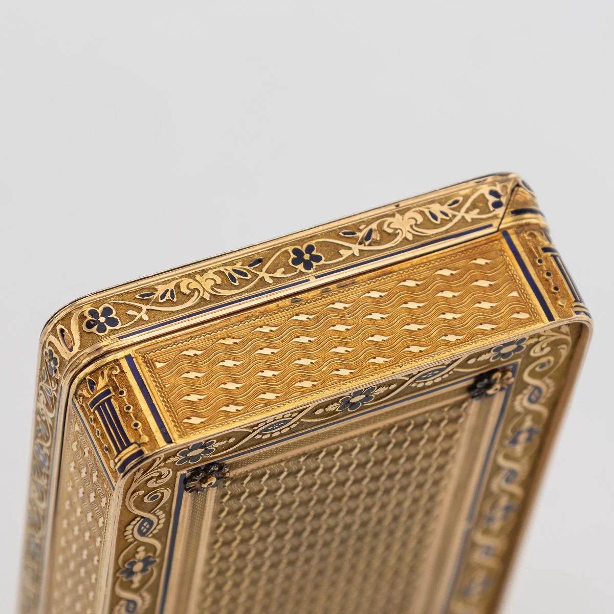 PUSHKINS.COM - A00118 - ANTIQUE 19thC SWISS GOLD & ENAMEL SNUFF BOX BY RÉMOND, LAMY, MERCIER & CO c.1811 - 21.jpg