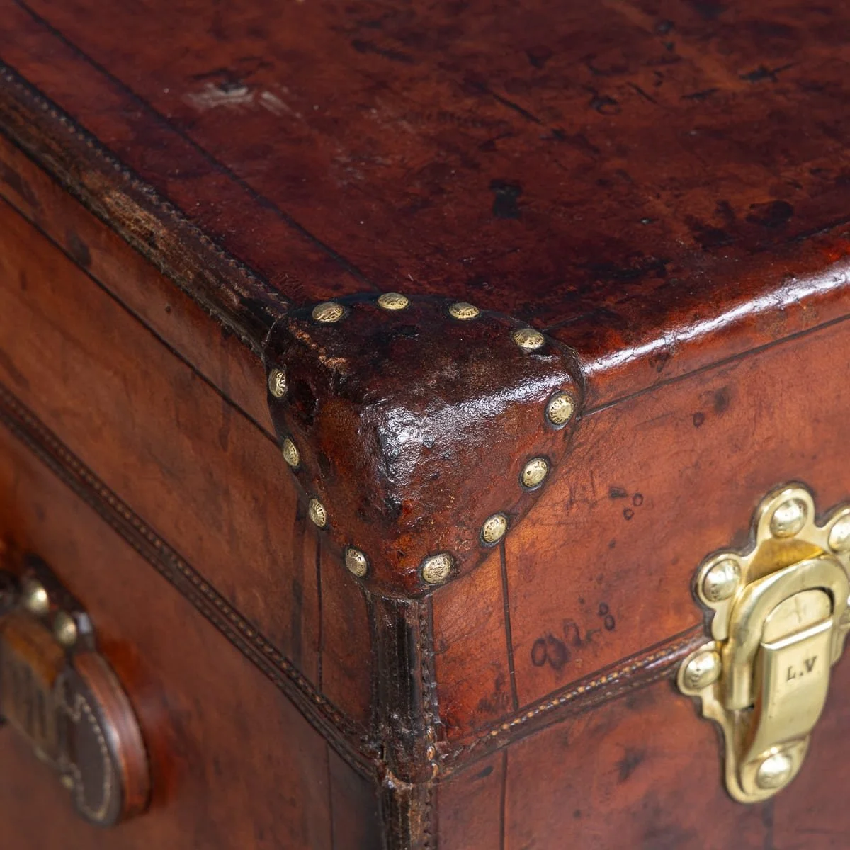 PUSHKINS.COM - B12015i - ANTIQUE 20thC LOUIS VUITTON COURIER TRUNK IN NATURAL COW HIDE, FRANCE c.1900 - 41.jpg