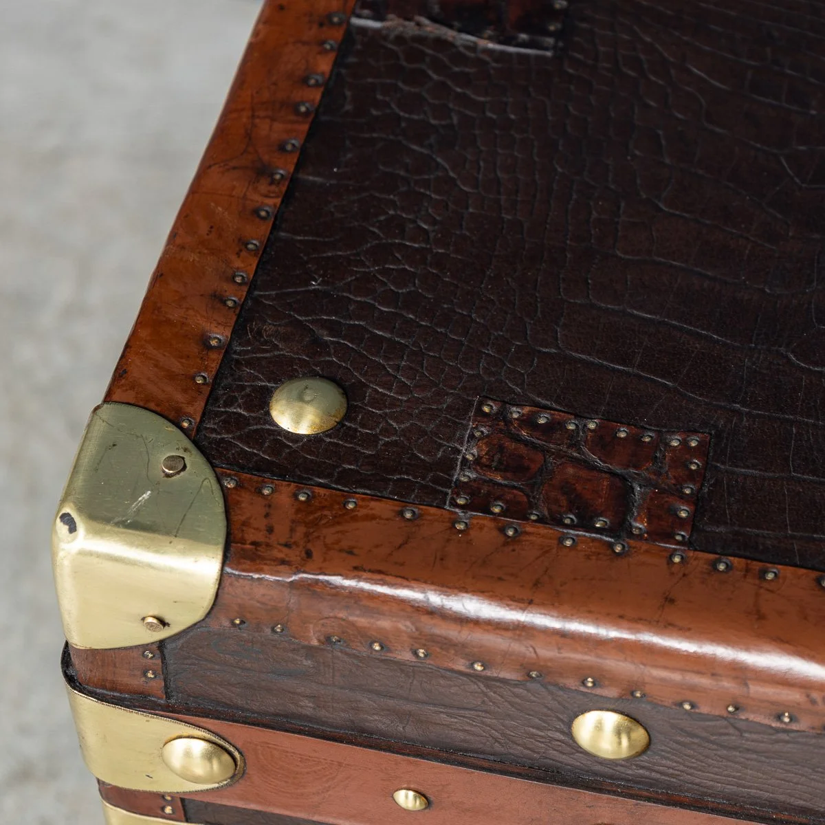 PUSHKINS.COM - B11411d - 20thC PAIR OF LEATHER CLAD ENGLISH ARMY : NAVY STYLE TRUNKS - 15.jpg