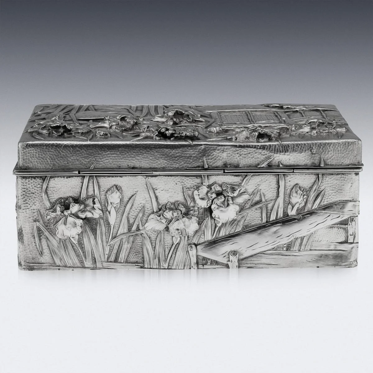 PUSHKINS.COM - A00102 - ANTIQUE 20thC JAPANESE MEIJI SOLID SILVER IRIS FLOWER CIGAR BOX, ZUAN c.1900 - 07.jpg