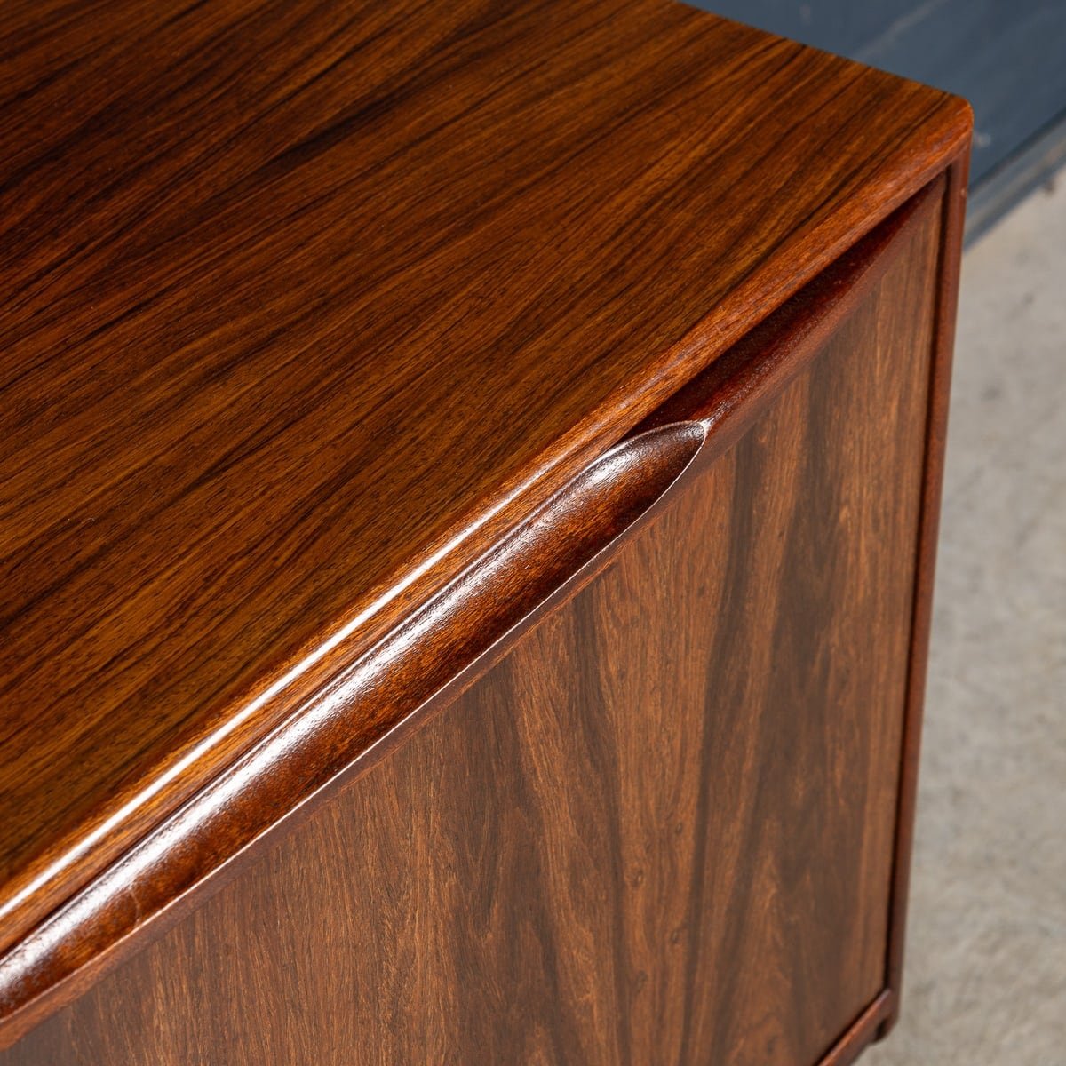 PUSHKINS.COM - B11216 - 20thC ROSEWOOD SIDEBOARD DESIGNED BY TOM ROBERTSON FOR A.H. MCINTOSH & CO LTD - 24.jpg