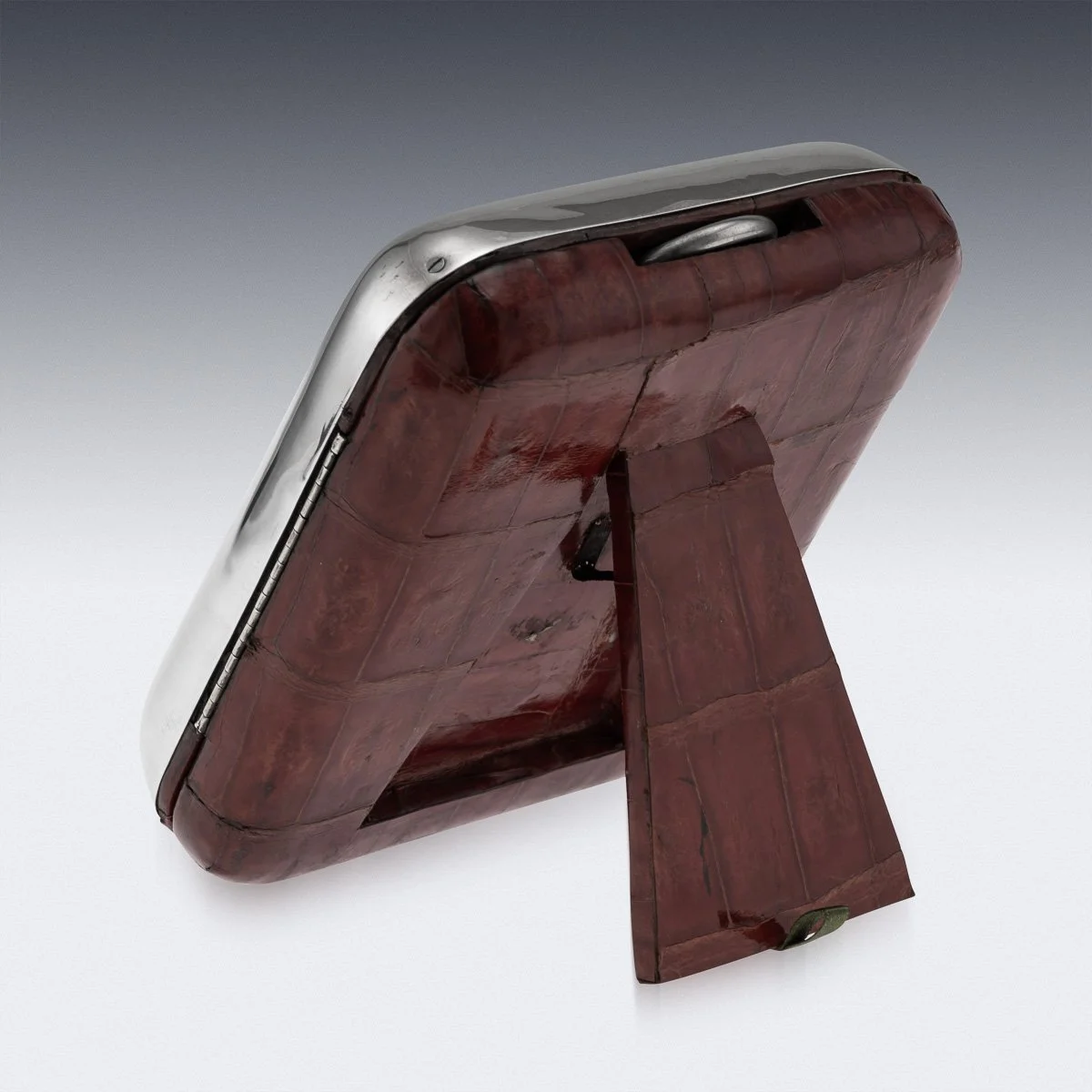 PUSHKINS.COM - D11717 - ANTIQUE 20thC ENGLISH SOLID SILVER MOUNTED SWISS DESK CLOCK - 16.jpg