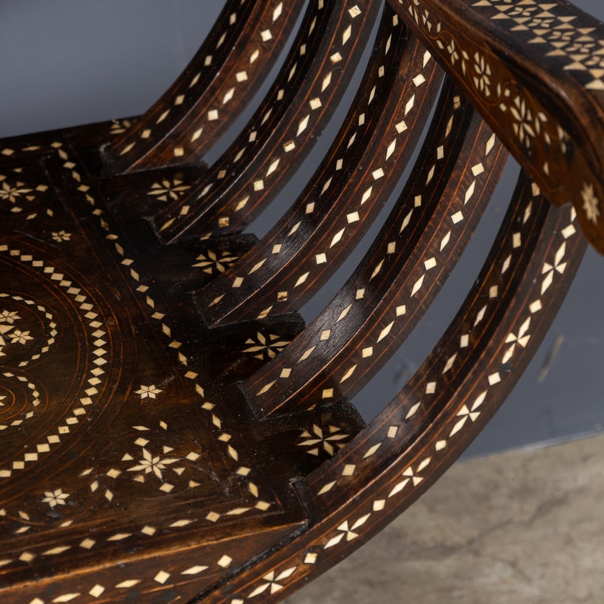 PUSHKIN'S - MID 20thC ITALIAN INLAID HARDWOOD SAVONAROLA CHAIR - 16.jpg