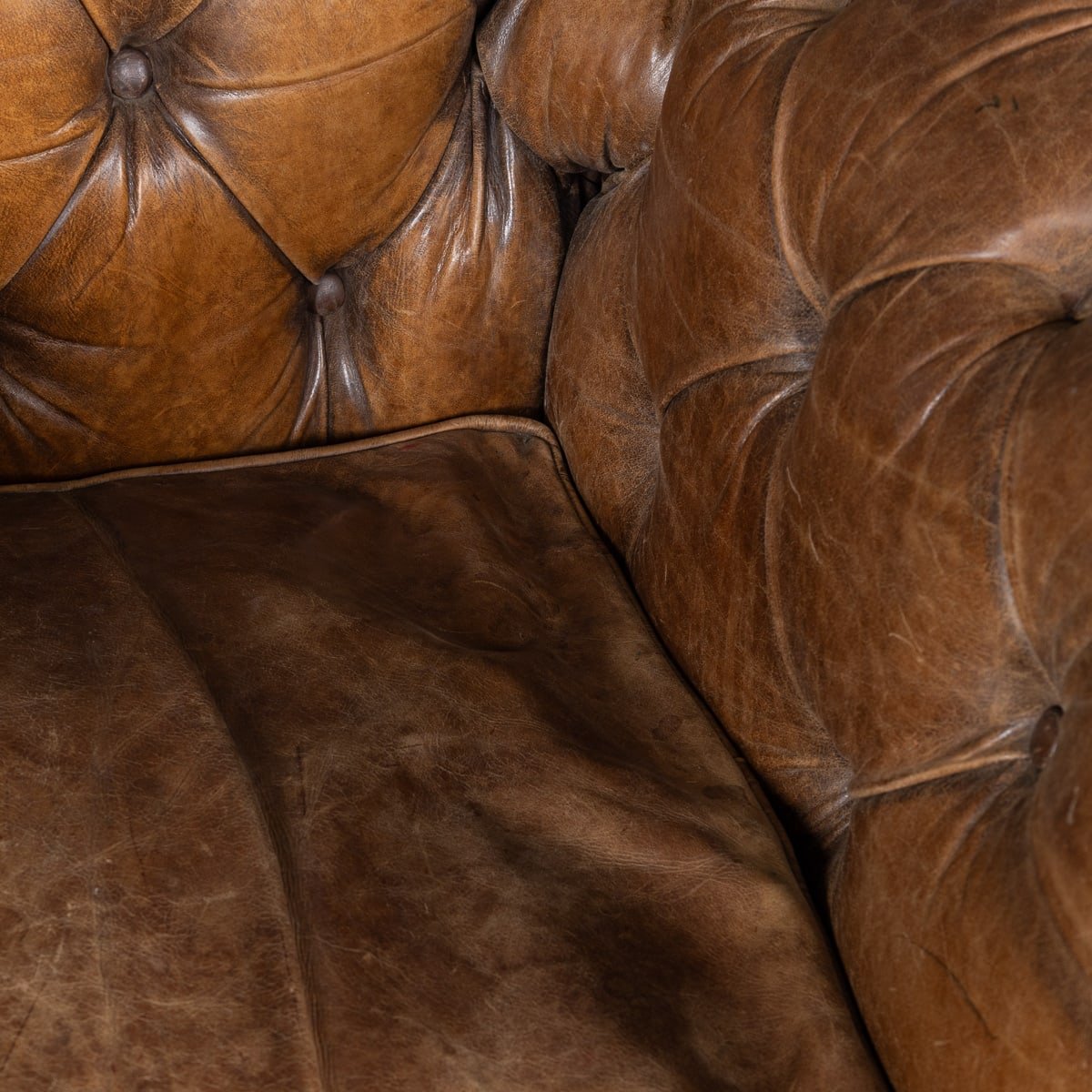 PUSHKINS.COM - B11240 - VINTAGE 20thC ENGLISH BROWN LEATHER CHESTERFIELD ARMCHAIR BY HALO - 27.jpg