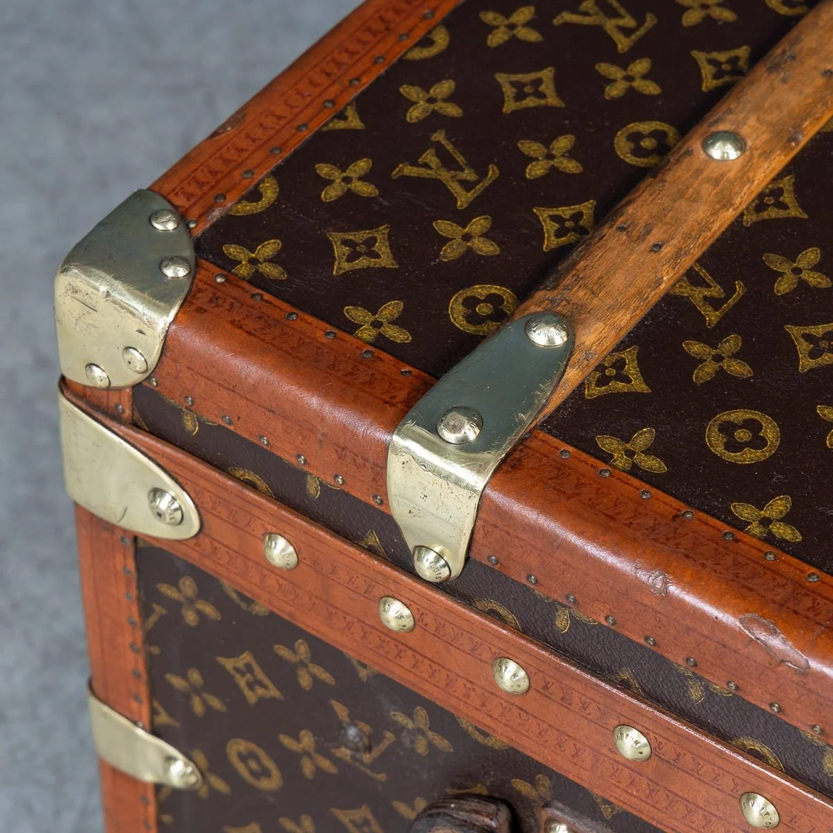 PUSHKINS.COM - B12020h - 20thC LOUIS VUITTON CABIN TRUNK IN MONOGRAM CANVAS, FRANCE c.1930 - 23.jpg