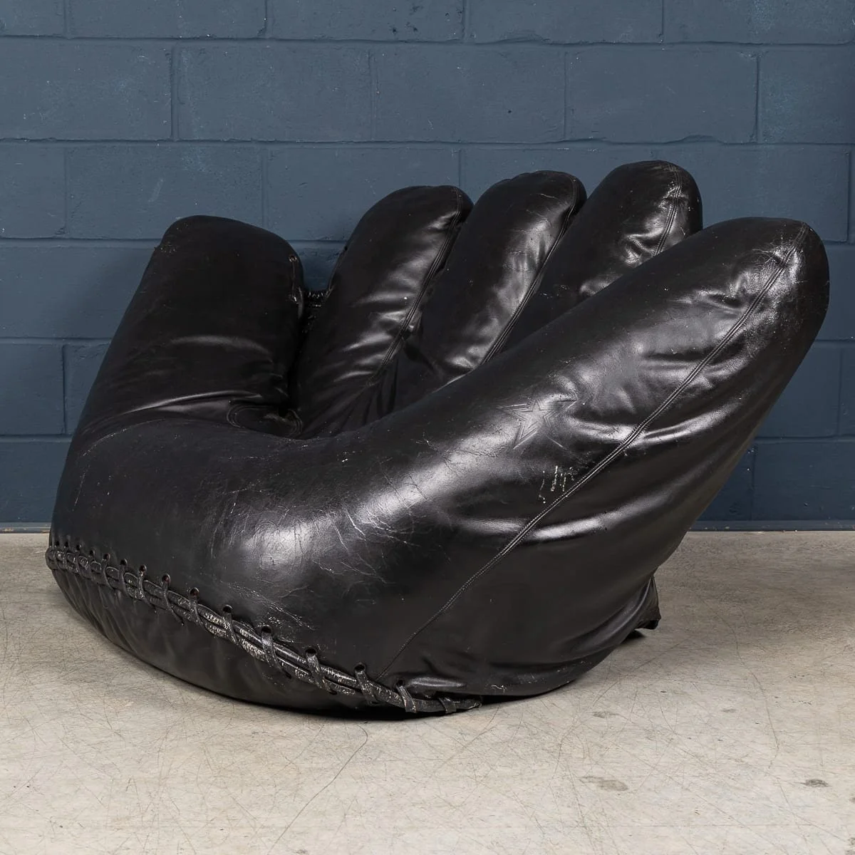 PUSHKINS.COM - B12043d - A 20thC "JOE" ARMCHAIR BY JONATHAN DE PAS, DONATO D'URBINO AND PAOLO LOMAZZI - 06.jpg