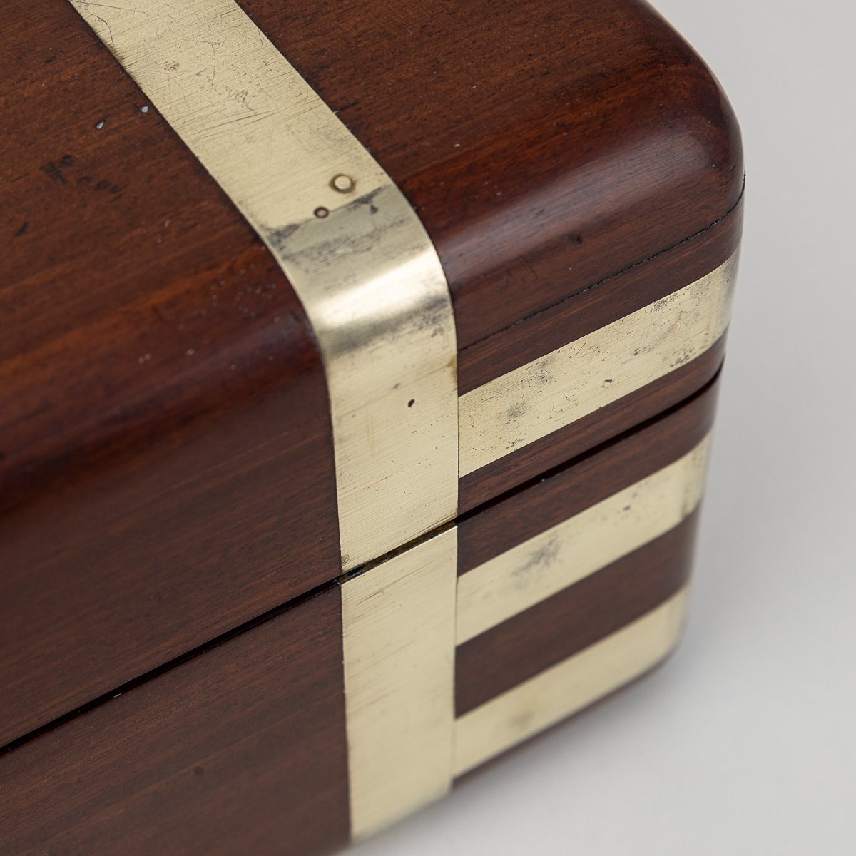 PUSHKINS.COM - D11170 - ANTIQUE 19thC ENGLISH MAHOGANY & BRASS BOUND JEWELLERY BOX c.1820 - 15.jpg