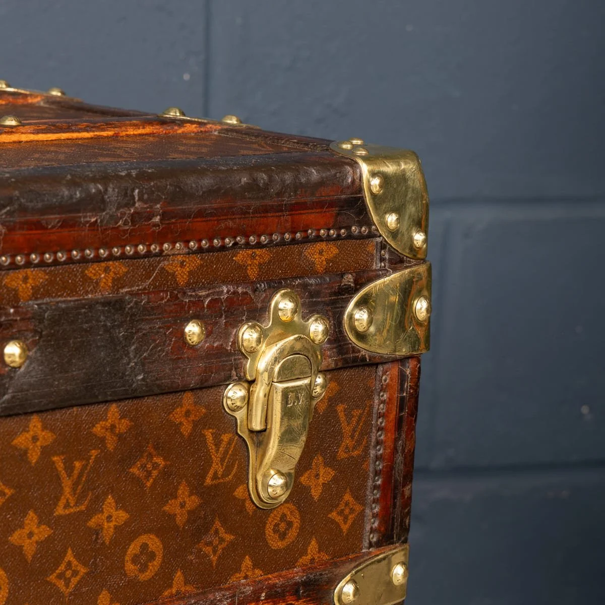 PUSHKINS.COM - B11869d - ANTIQUE 20thC LOUIS VUITTON TRUNK IN MONOGRAM CANVAS, FRANCE c.1910 - 21.jpg