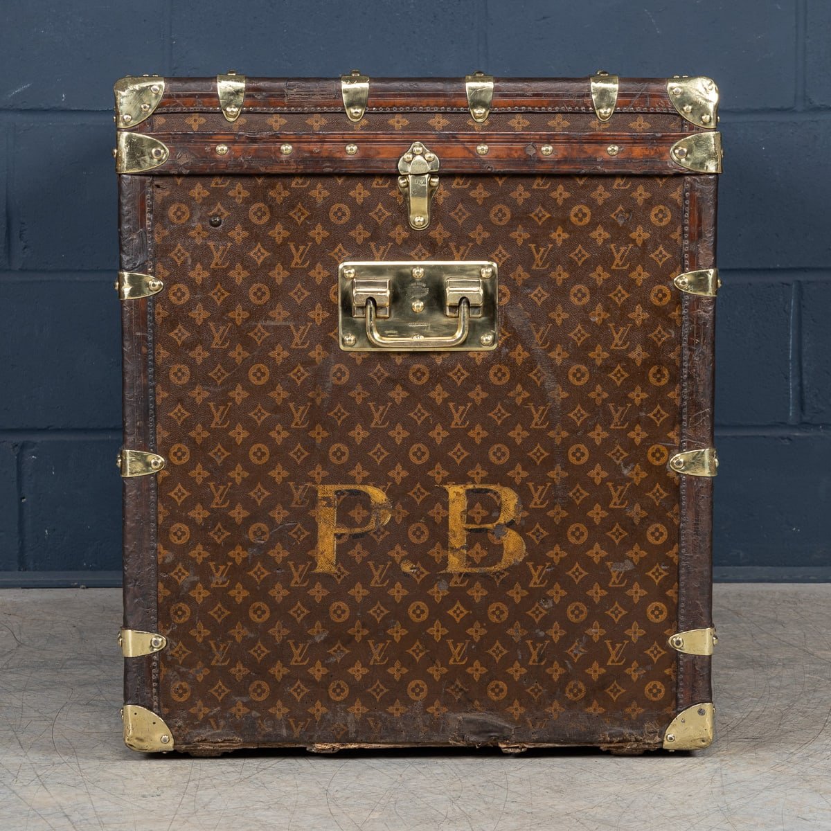 PUSHKINS.COM - B11230 - ANTIQUE 20thC LOUIS VUITTON MALLE HAUTE TRUNK IN MONOGRAM CANVAS, FRANCE c.1910 - 07.jpg
