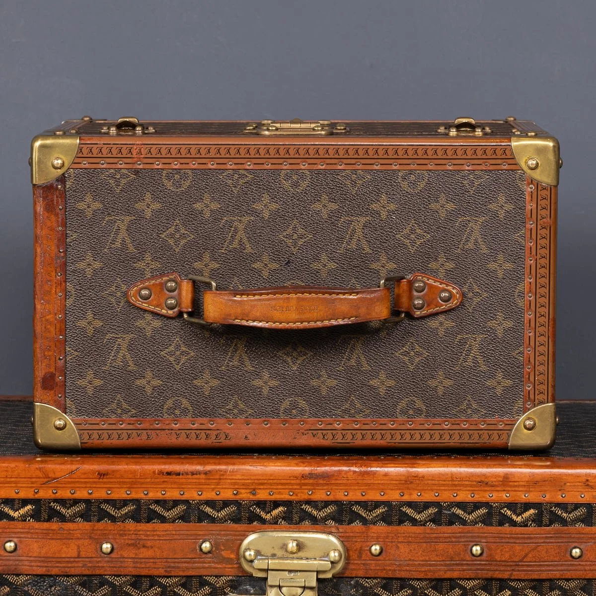 PUSHKIN'S - MID 20thC LOUIS VUITTON VANITY CASE IN MONOGRAM CANVAS, MADE IN FRANCE c.1960 - 7.jpg