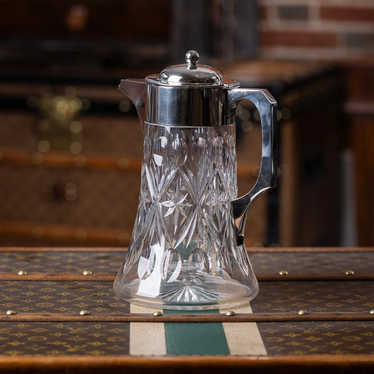 PUSHKINS.COM - A00137 - ANTIQUE 20thC ENGLISH SOLID SILVER & CUT GLASS LARGE CLARET JUG, LONDON c.1906 - 03.jpg