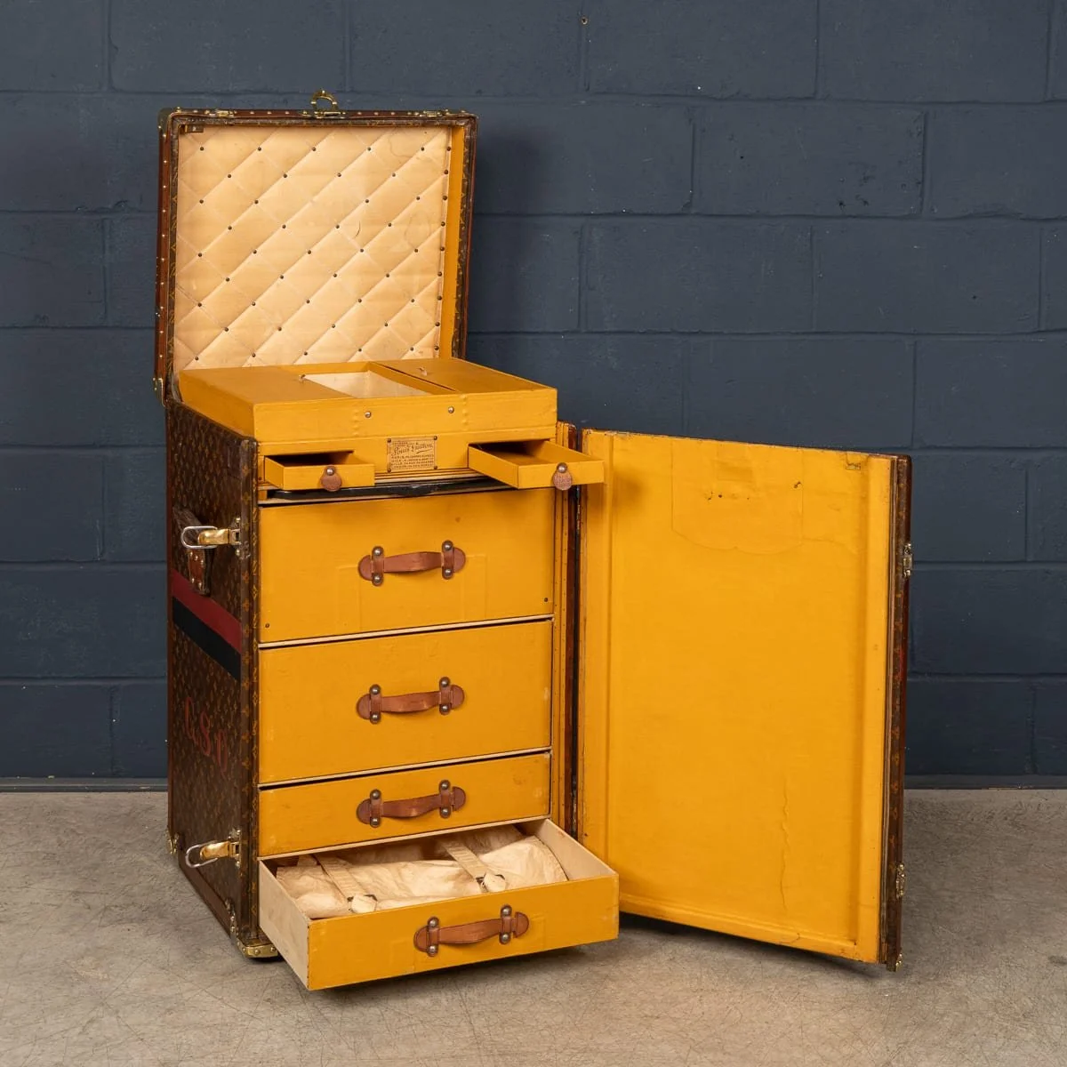 PUSHKINS.COM - B11871 - ANTIQUE 20thC LOUIS VUITTON 'MALLE SECRETAIRE' DESK TRUNK IN MONOGRAM CANVAS - 16.jpg