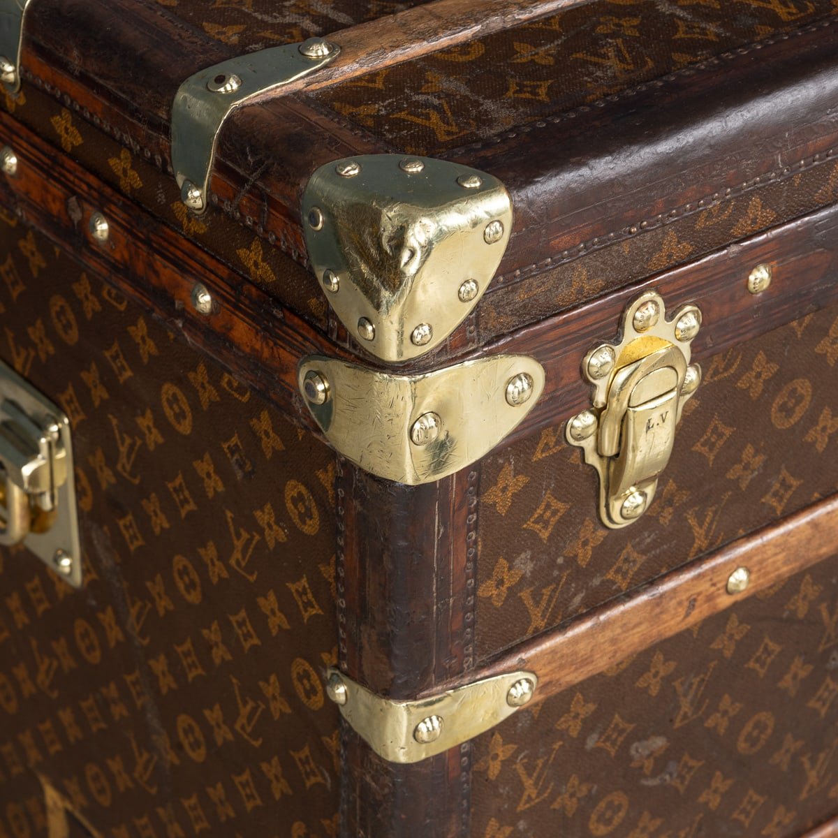 PUSHKINS.COM - B11230 - ANTIQUE 20thC LOUIS VUITTON MALLE HAUTE TRUNK IN MONOGRAM CANVAS, FRANCE c.1910 - 25.jpg