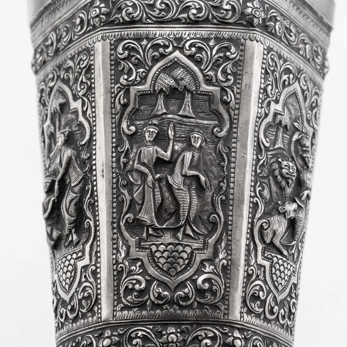 PUSHKINS.COM - DO11786 - ANTIQUE 20thC BURMESE REPOUSSÉ SOLID SILVER "VESSANTARA JATAKA" VASE c.1915 - 15.jpg