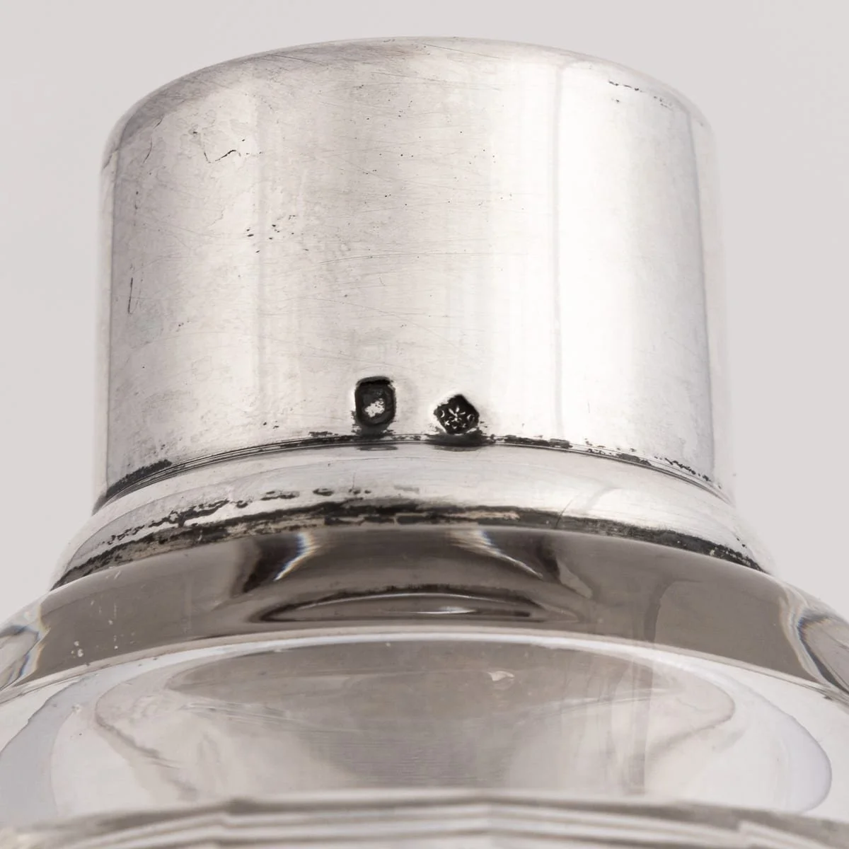 PUSHKINS.COM - B11830 - VINTAGE 20thC FRENCH ART DECO SILVER MOUNTED CUT GLASS DECANTER - 15.jpg