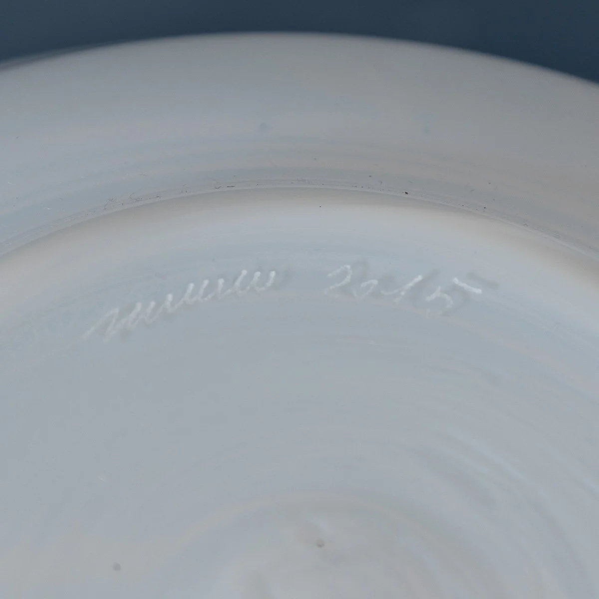 PUSHKINS.COM - B11445 - CONTEMPORARY 21stC MURANO ART GLASS VASE IN OPALESCENT WHITE BY VENINI c.2015 - 11.jpg