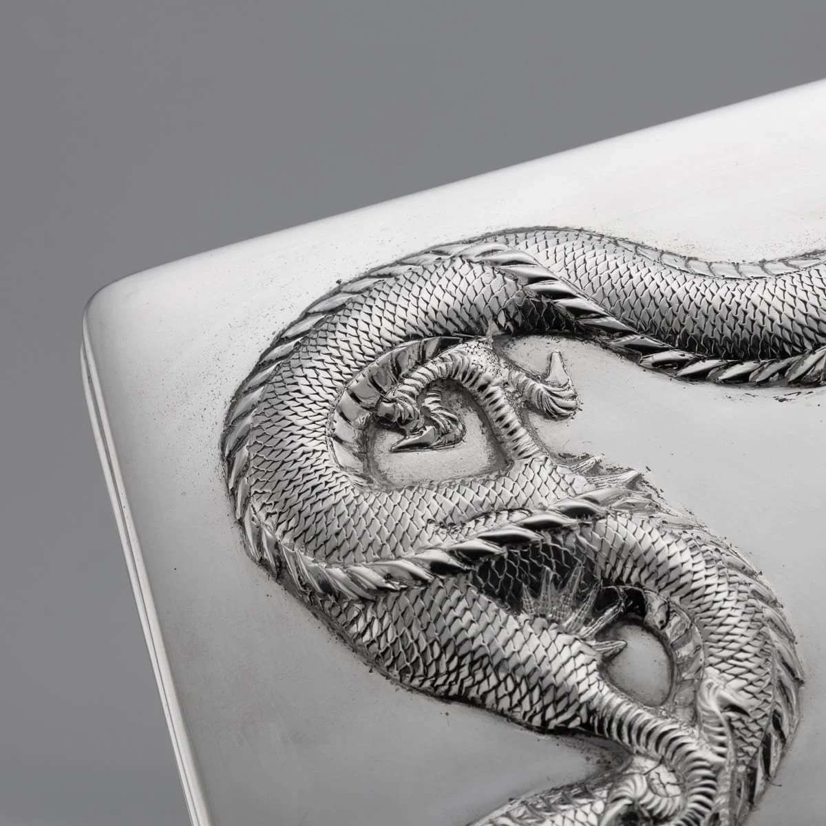 PUSHKINS.COM - J11739 - ANTIQUE 20thC CHINESE SOLID SILVER DRAGON CIGAR BOX, SUNSHING, CANTON c.1900 - 16.jpg