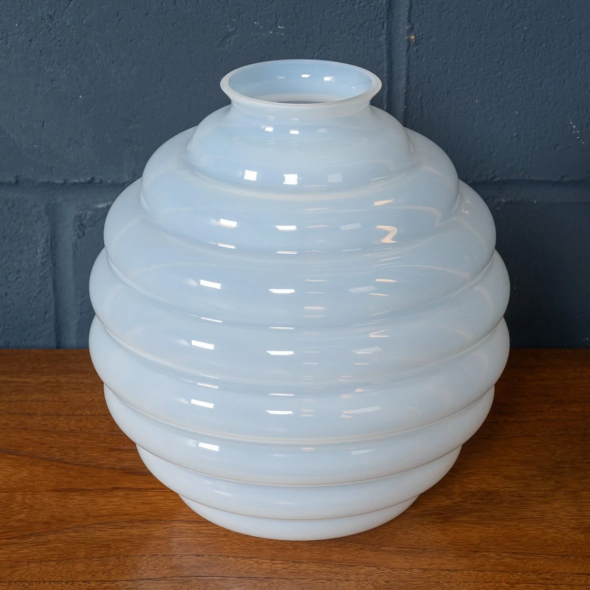 PUSHKINS.COM - B11445 - CONTEMPORARY 21stC MURANO ART GLASS VASE IN OPALESCENT WHITE BY VENINI c.2015 - 05.jpg